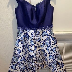 Camille la Vie size 6 homecoming/ formal dressblue